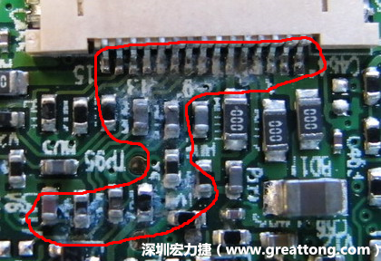 電路板疑似腐蝕氧化，懷疑電流異常過熱造成