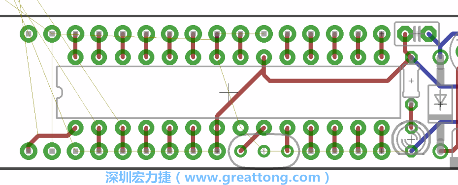 諧振器應(yīng)擺放在ATmega微控制器的針腳8、9和10旁邊，在共鳴器和微控制器中間的高頻信號(hào)線應(yīng)該要愈短愈好，此外，其它的信號(hào)線應(yīng)該要遠(yuǎn)離這個(gè)區(qū)域且配置在諧振器的下方，這樣做是為了防止不必要的無(wú)線電波干擾。