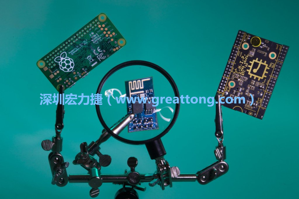 A Raspberry Pi Zero、ESP8266和CHIP。