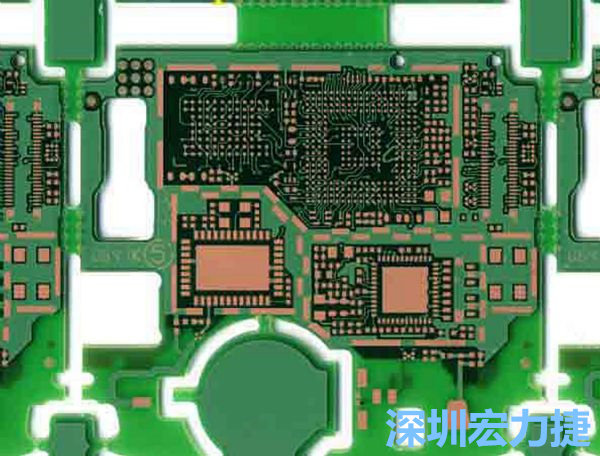 在產(chǎn)品極度要求小型化設(shè)計(jì)時(shí)，可利用HDI板材壓縮主板面積，同時(shí)具減輕重量?jī)?yōu)點(diǎn)。