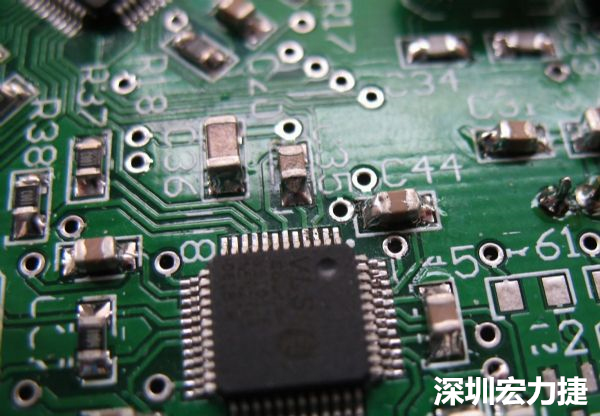 音訊電路訊號(hào)品質(zhì)，是影響操作體驗(yàn)的關(guān)鍵，電路布局要特別注意。