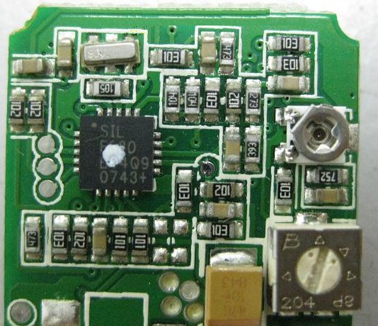 PCBA加工IC元件主要分為DIP及SMD兩大類，DIP 插件的IC，SMD (Surface Mount Device) 表面貼裝元件。