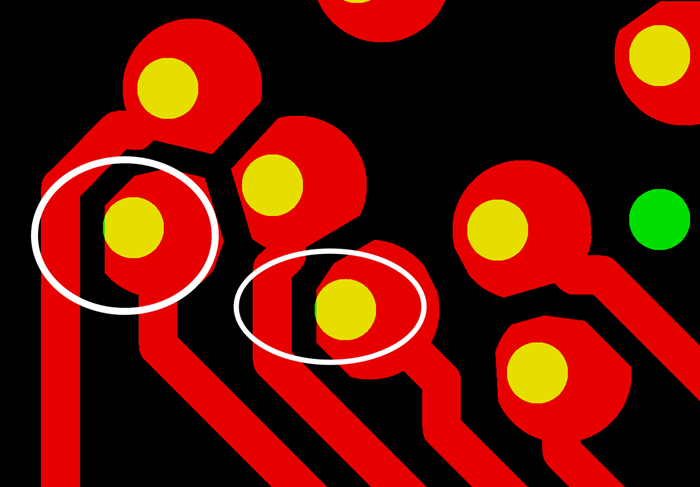 PCB生產(chǎn)會產(chǎn)生同一方向性的小小量偏移，焊盤被削的方向無規(guī)則，最惡劣的情況還會出現(xiàn)個別孔破焊環(huán)